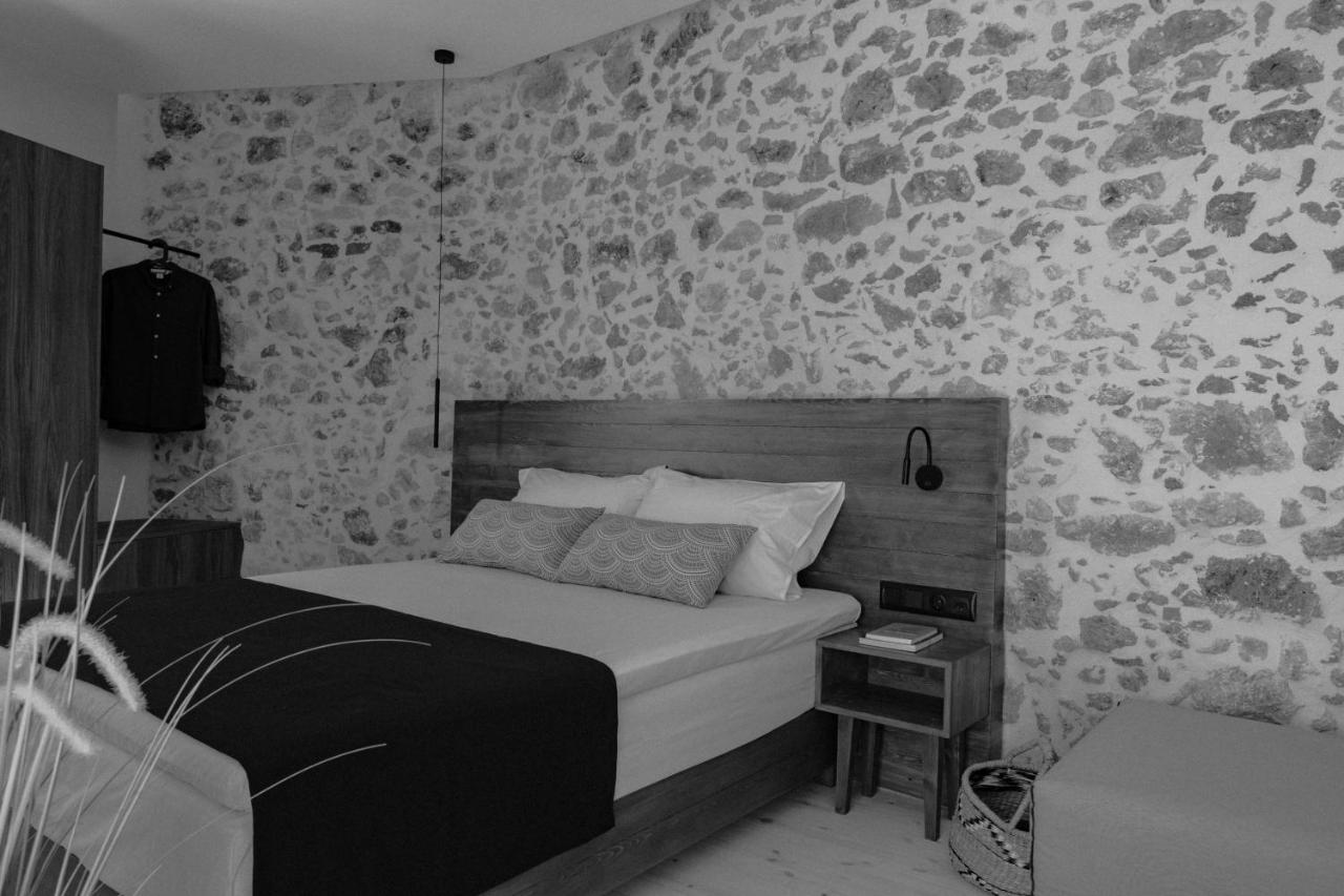הוילה פלאקיאס Antigone'S Stone House מראה חיצוני תמונה